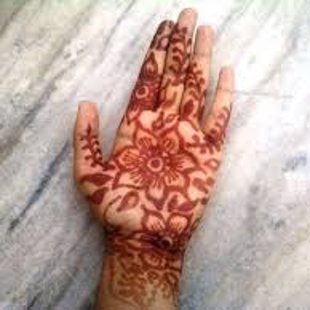 Mehndi gleznojums. 